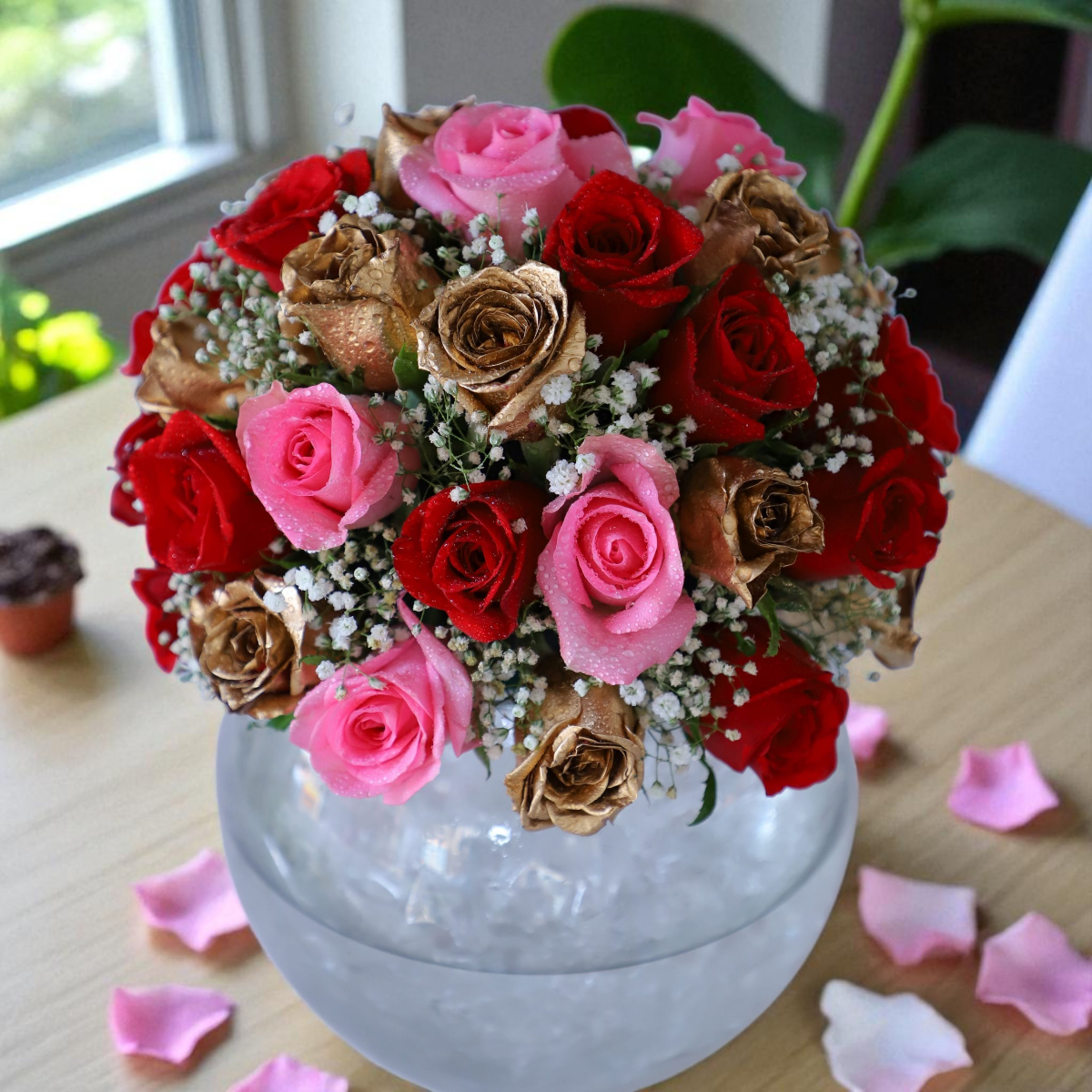 Premium Rose Arrangement Premium Rose Arrangement with 45 red pink and golden roses in crystal clear glass vase